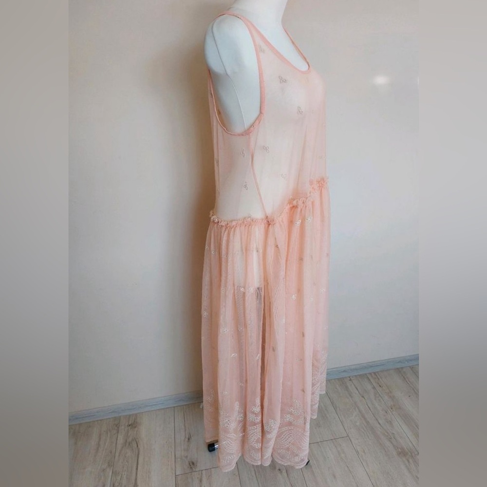 Free People Nowhere to Go Slip, size XS, NWOT, peach